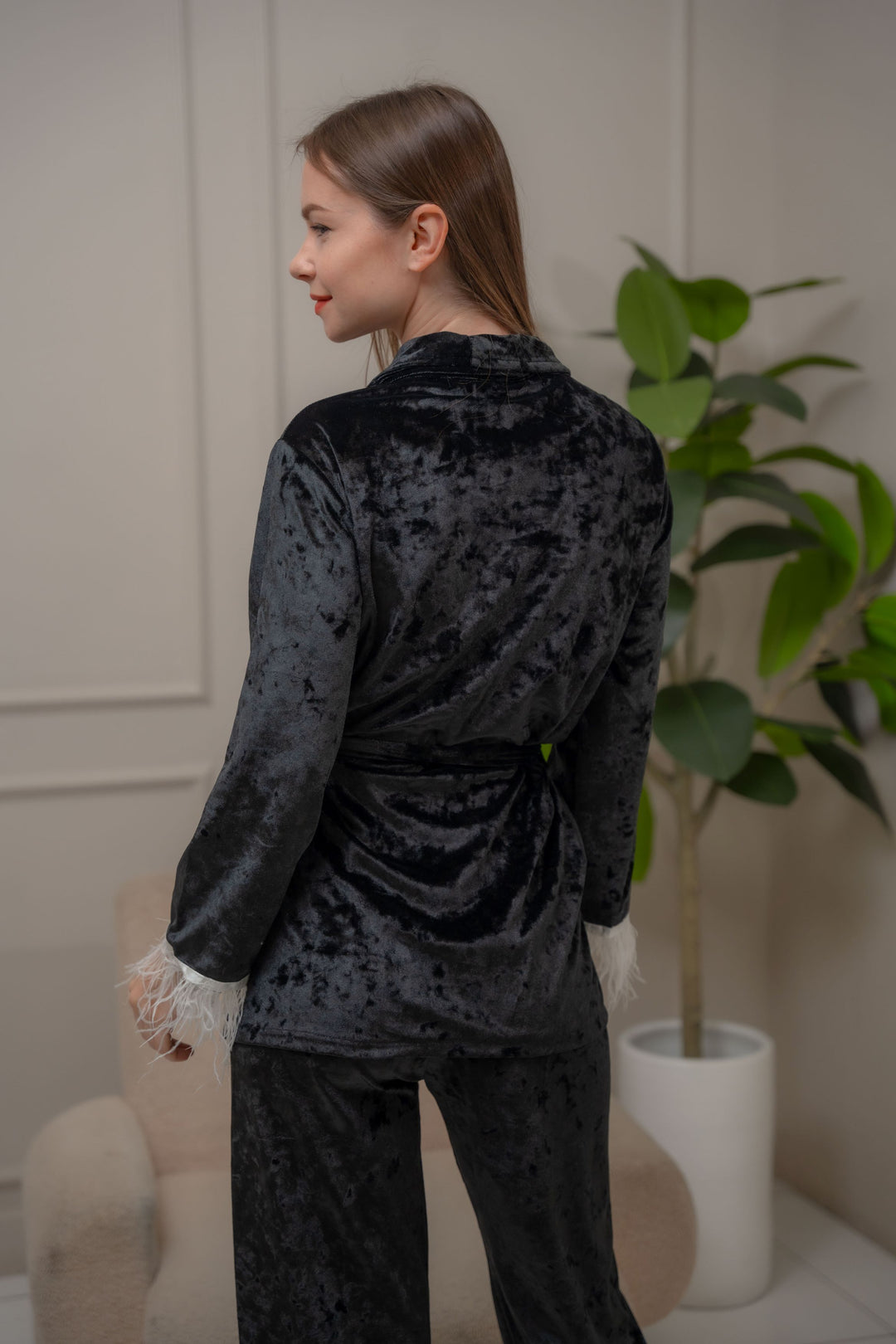 FEMINISM BEVELYN VELVET LONGSLEEVE PAJAMA SET