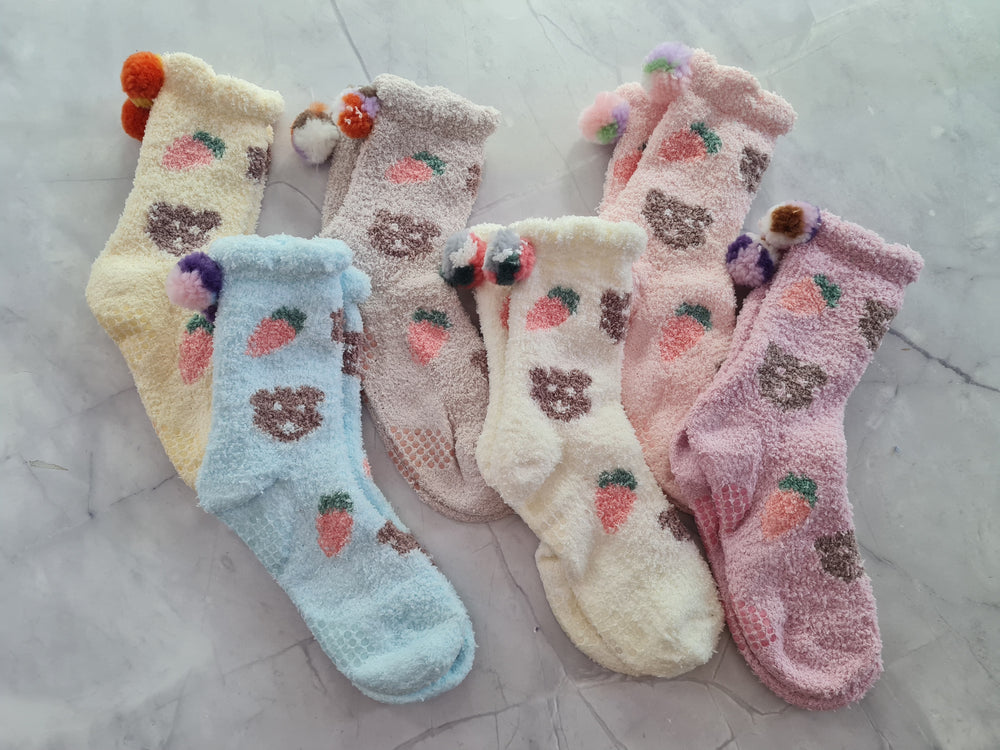 #8936 Carrot socks