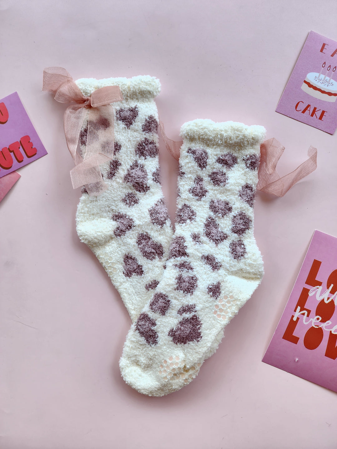 #8118 Cheetah socks