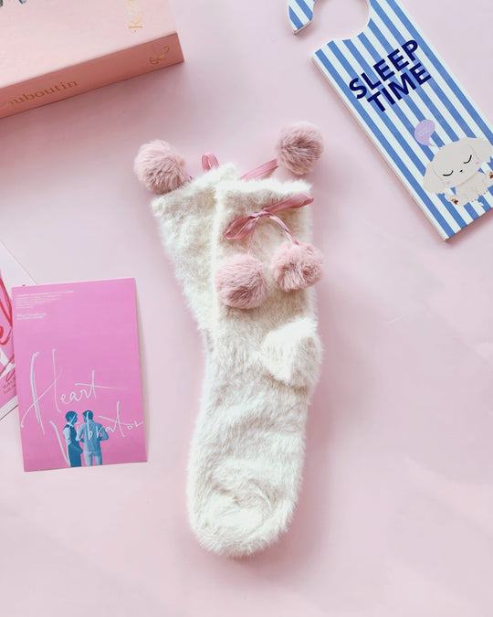 #8125 Pompom socks
